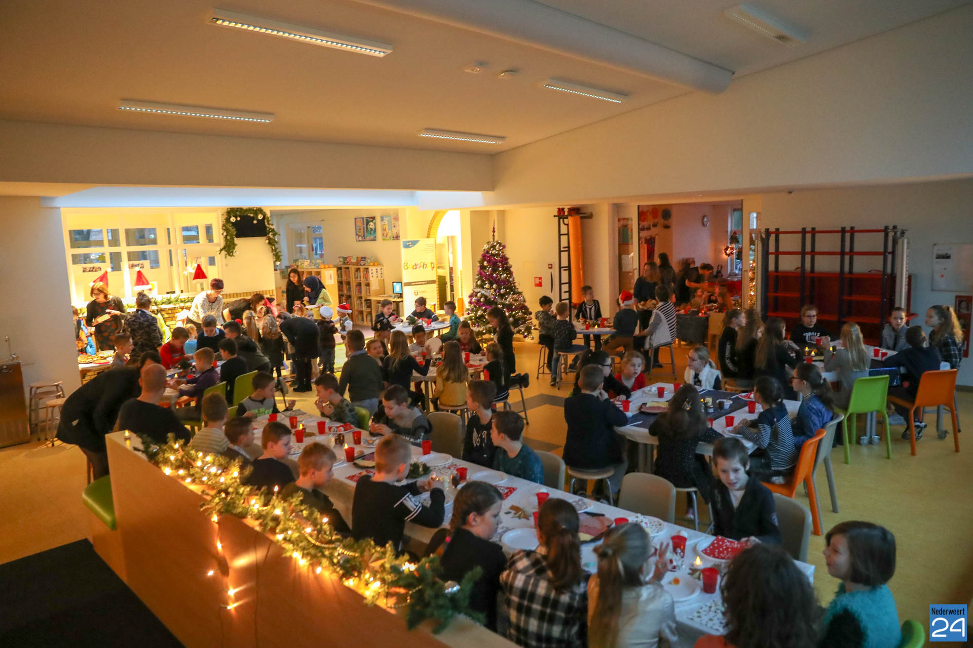 Kerstontbijt op basisschool Budschop