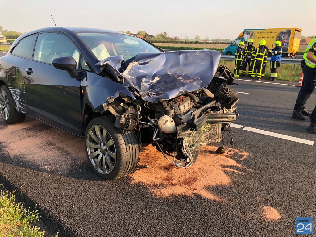 Auto’s botsen op A2 bij Nederweert