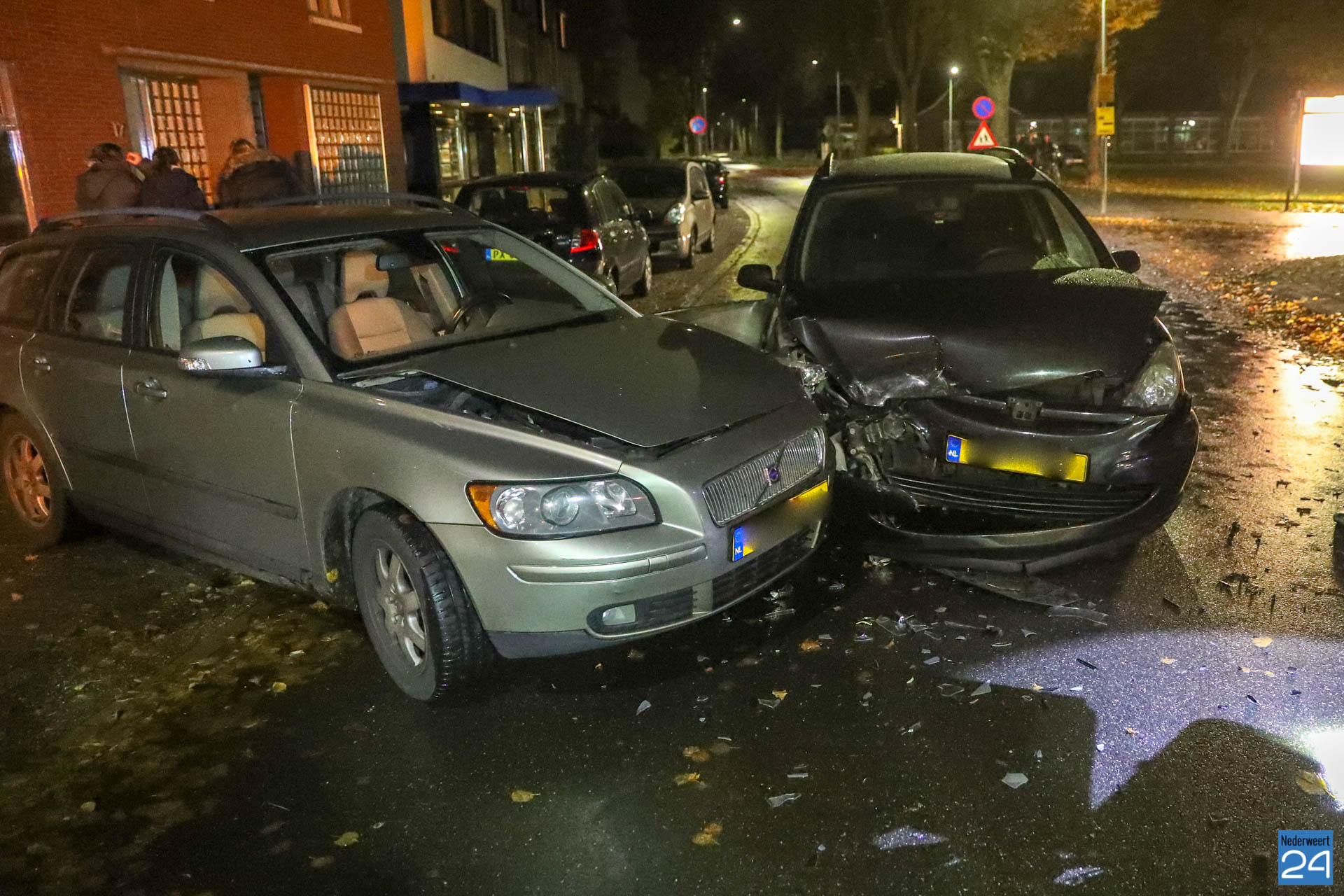 Auto’s botsen op Ospelseweg Budschop