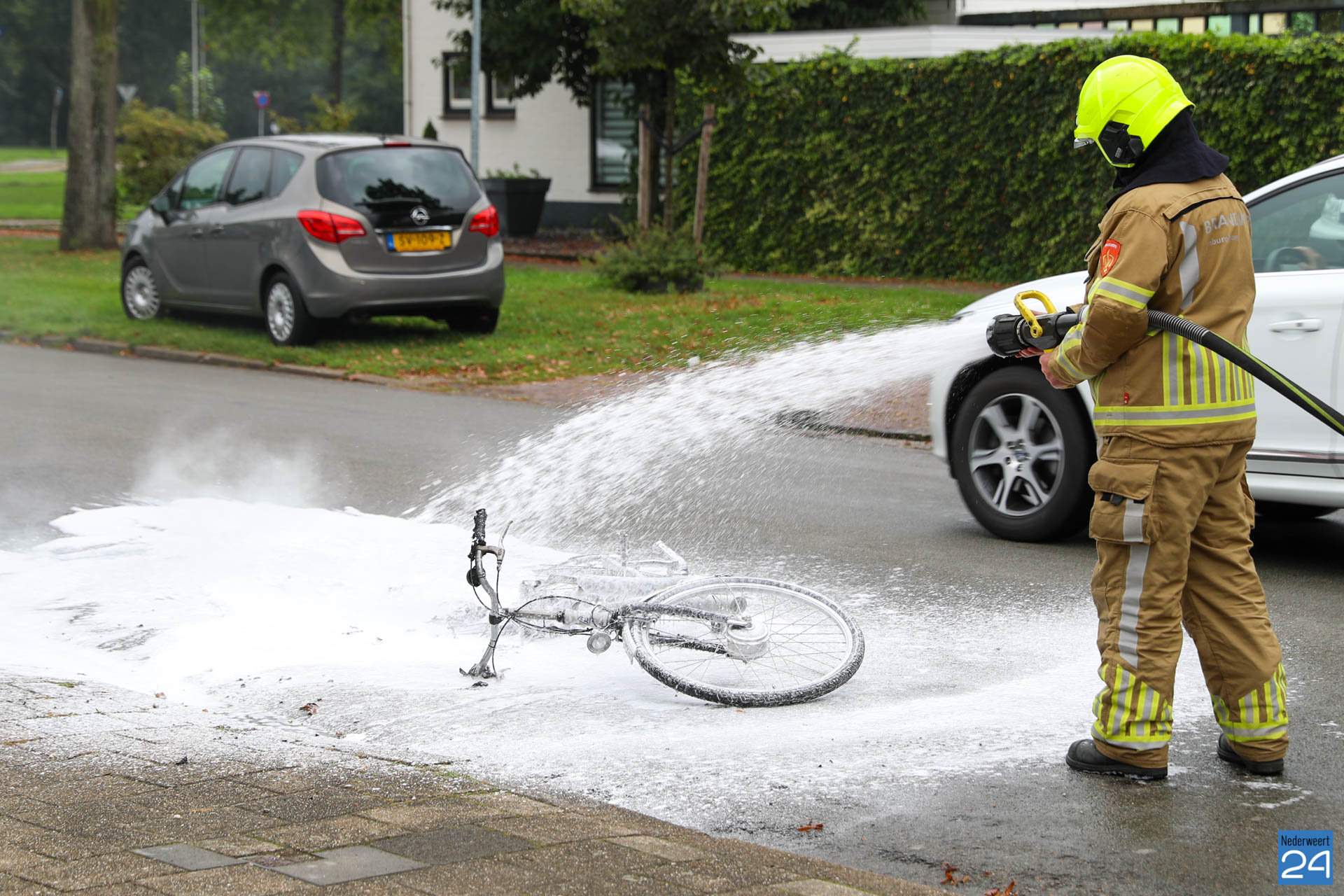 Accu elektrische fiets ontploft in Weert - Nederweert24