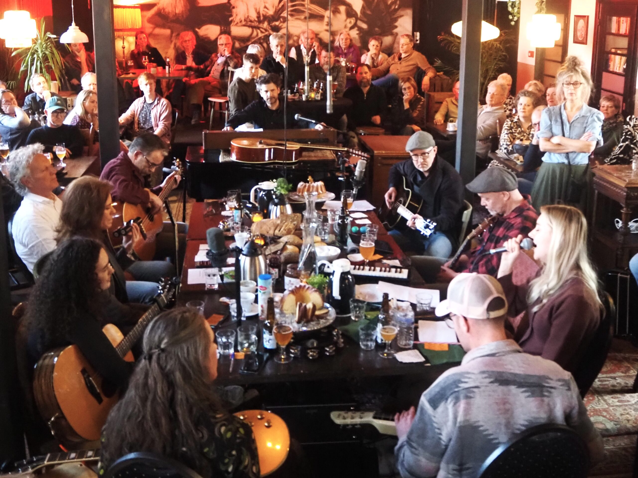 4e editie ‘Kitchen Table Songs’ in Theater de Huiskamer Weert