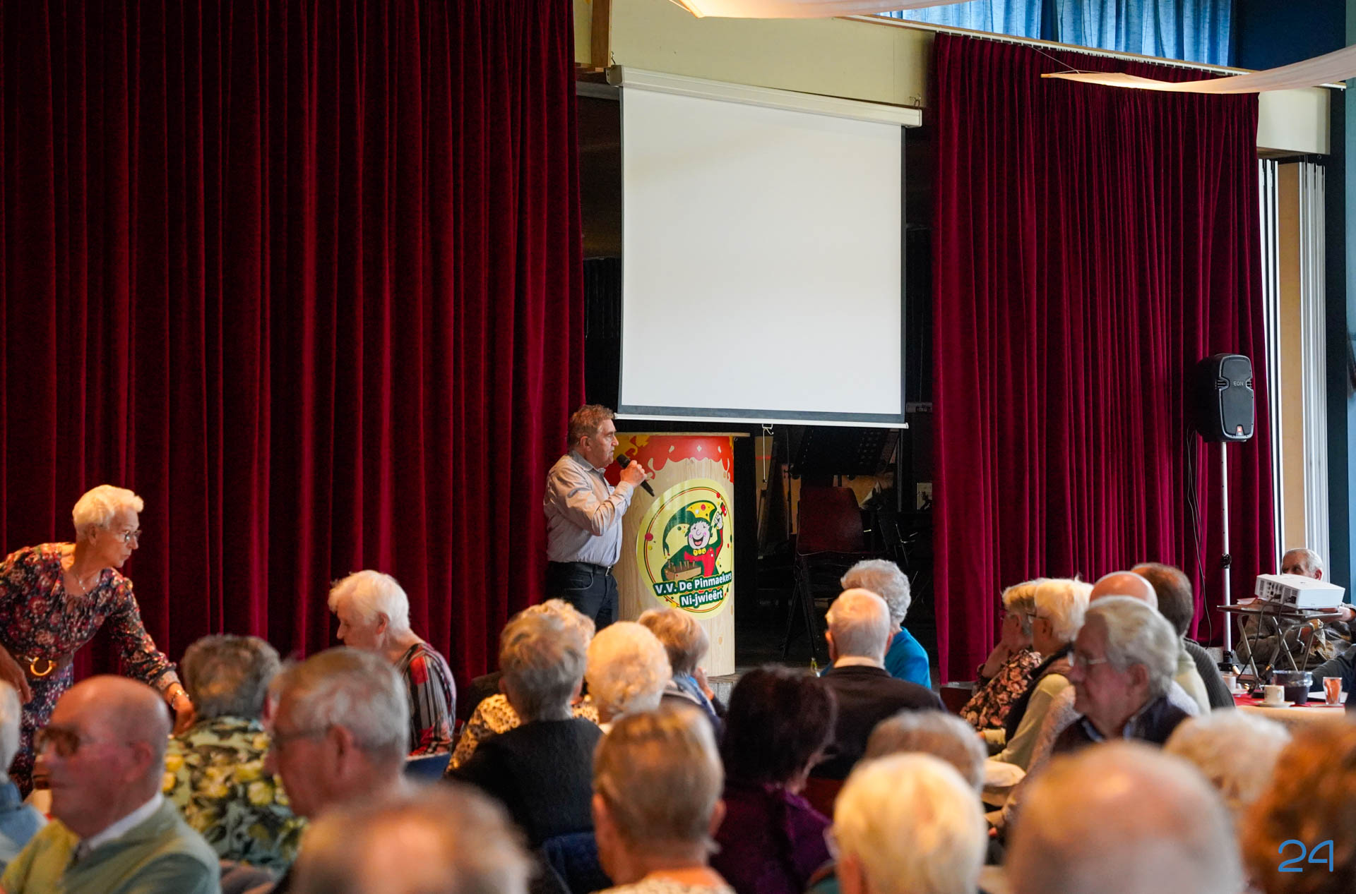185 senioren vieren samen de Dag van de Ouderen in Budschop