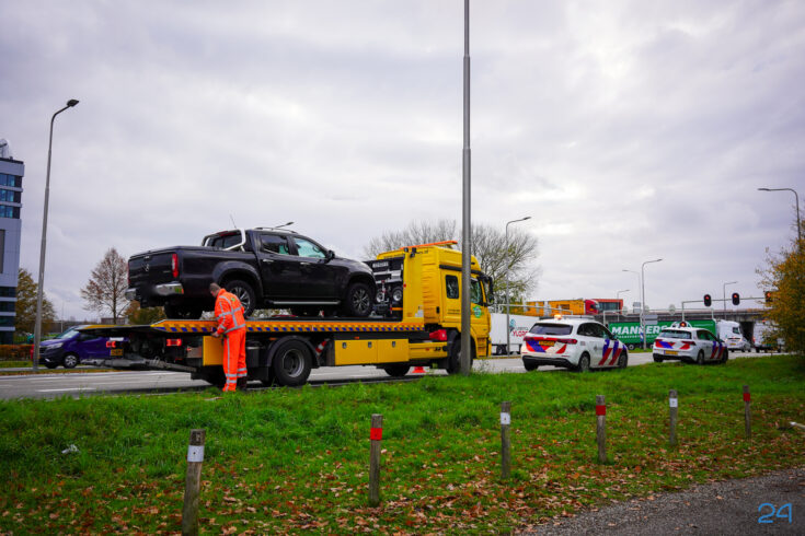 Kop-staartbotsing op Randweg Zuid in Nederweert