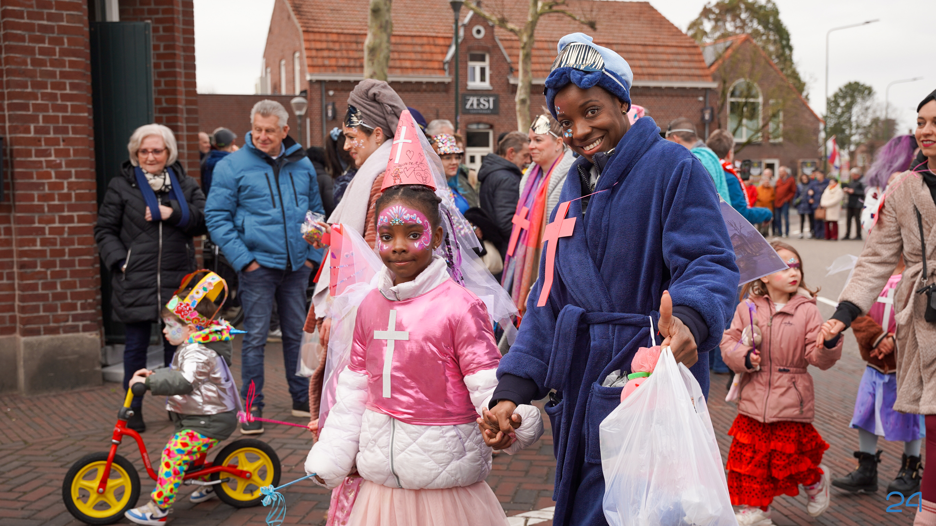 Geslaagde carnavalsoptocht in Leveroy!