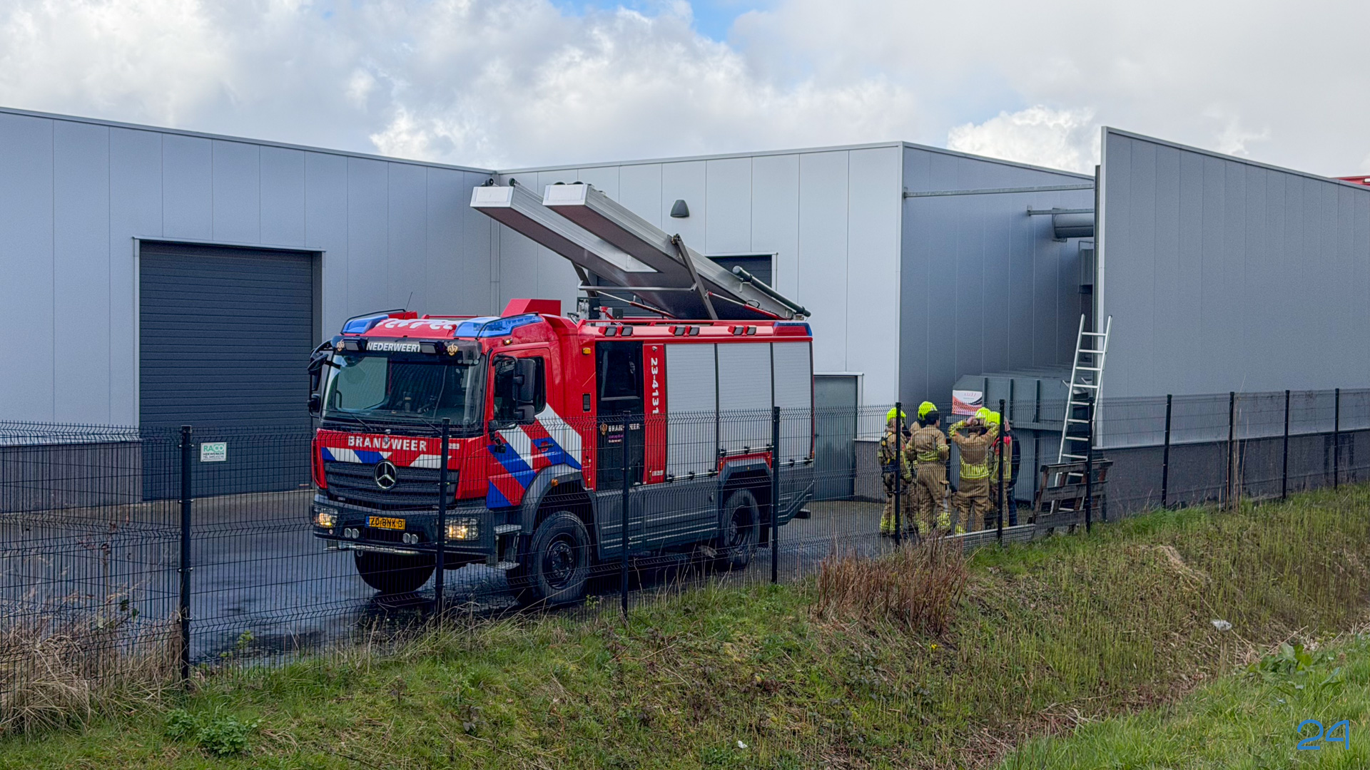 Smeulbrand in afzuiginstallatie bij bedrijf op pannenweg II in Nederweert