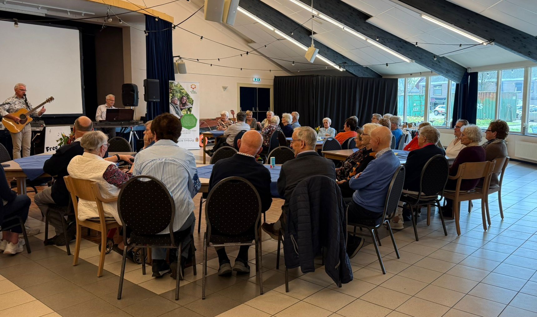Herinneringen en gezelligheid tijdens muziekmiddag van Zonnebloem Ospel!