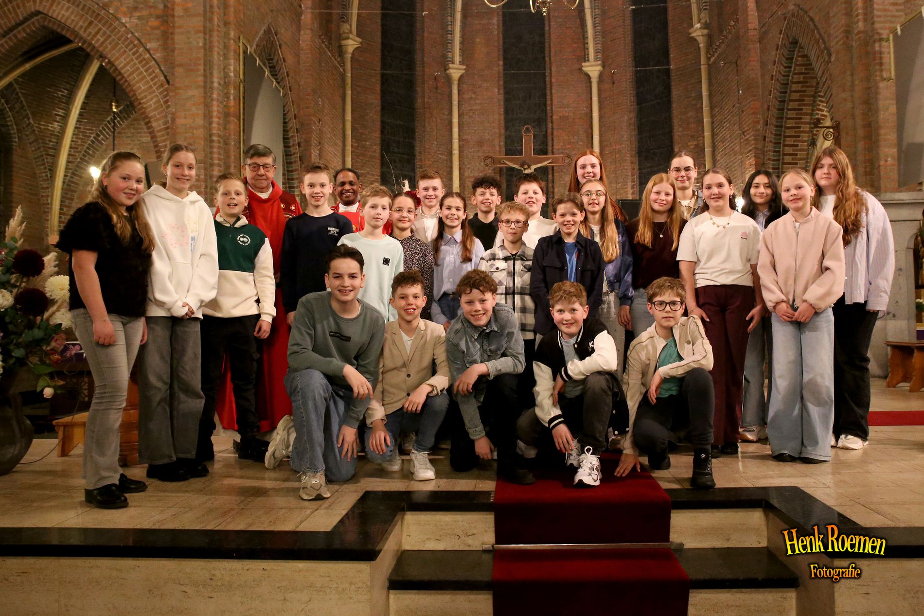 Vormsel voor 25 kinderen uit gemeente Nederweert