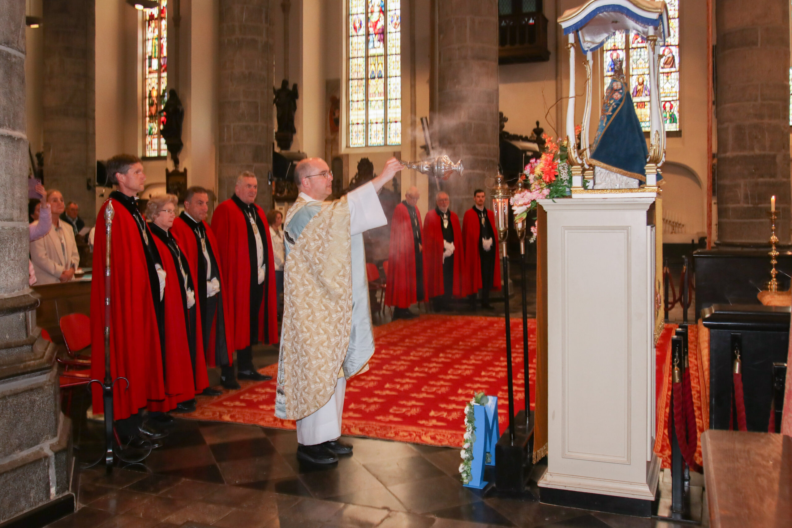 Meimaand feestelijk geopend in Sint Martinuskerk Weert