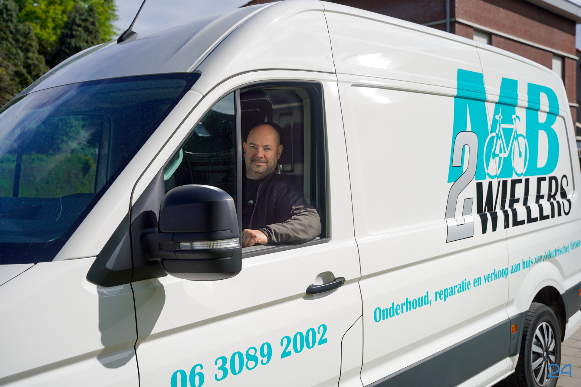Twee frisse e-bikes zoeken nieuwe eigenaar