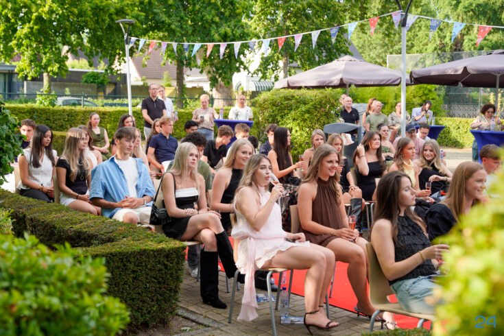 Feestelijke diploma-uitreiking bij Yuverta