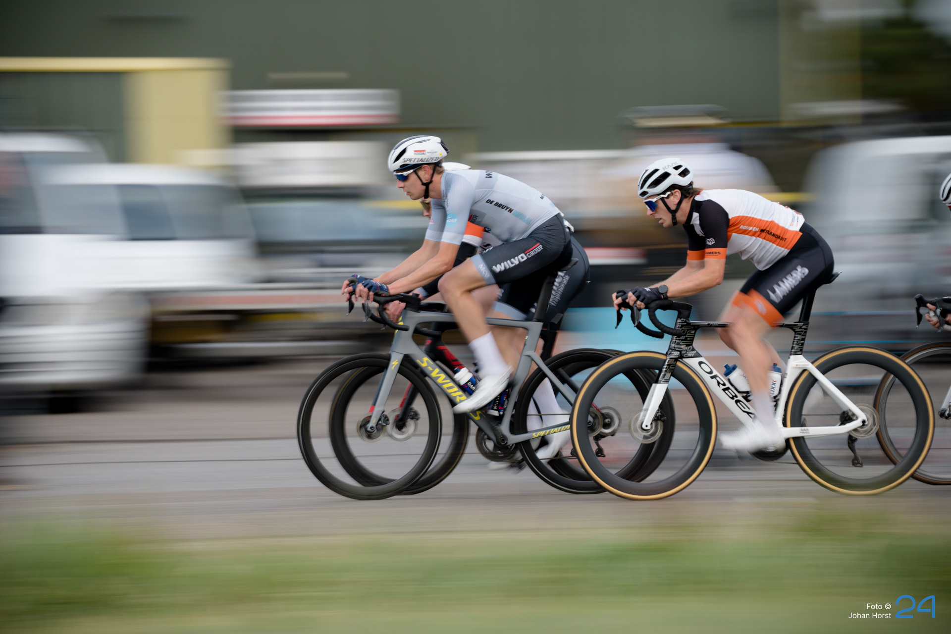 Spannende wielerkoersen tijdens Avondcriterium in Ospel