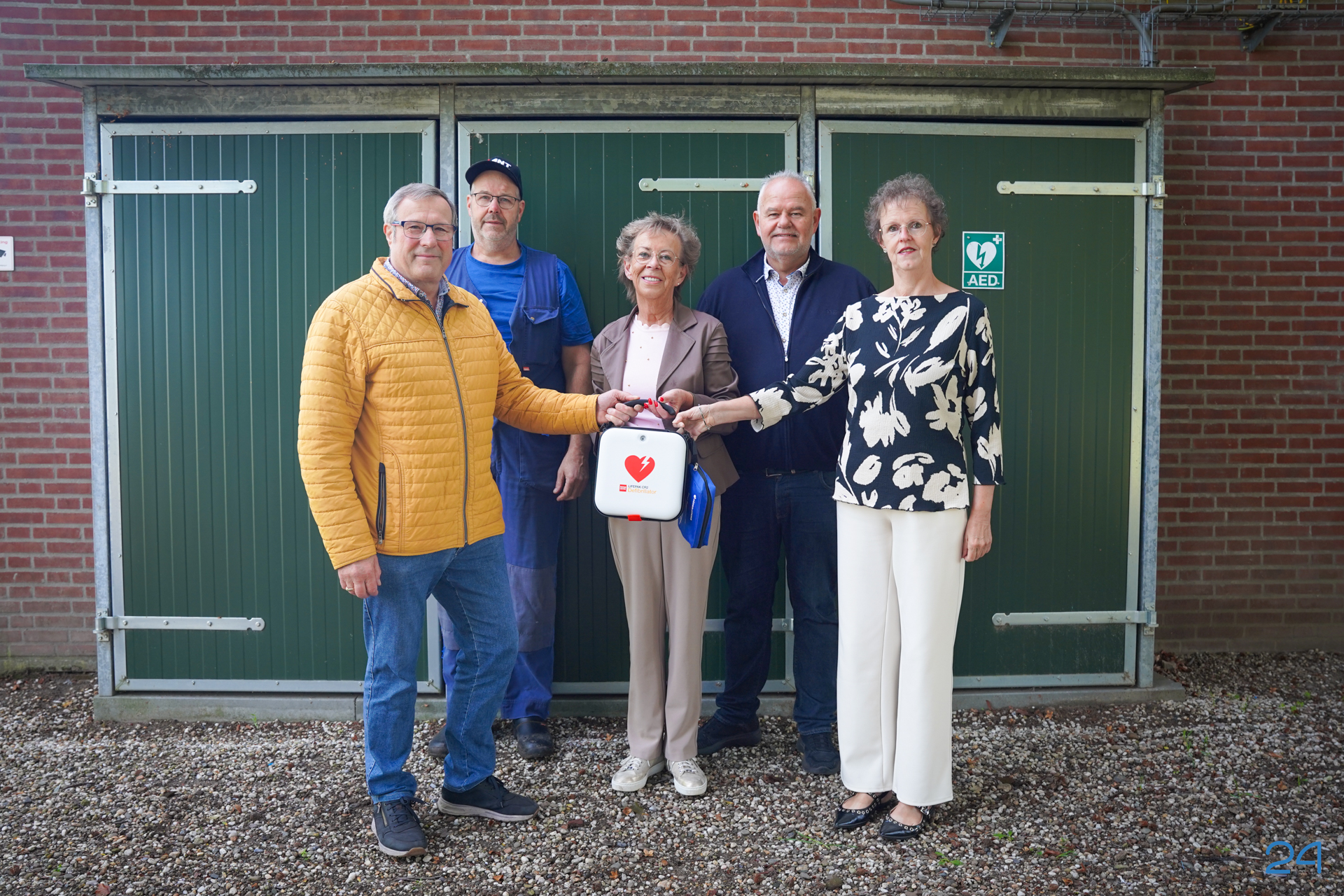 Nieuwe AED voor buurtschap Roeven