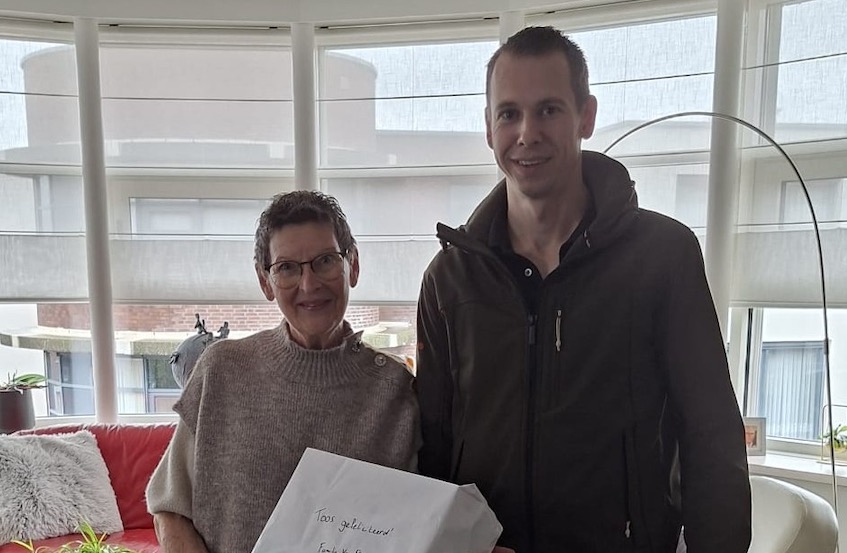 Toos Verheijen wint vleespakket van De Witte Hoeve