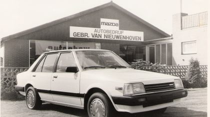 1977-Mazda-showroom