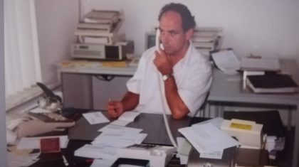 19900000-Jac-op-kantoor-rotated