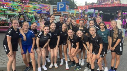 1Meiden-C-handbalclub-MEOS-naar-John-Tana 1Meiden-C-handbalclub-MEOS-naar-John-Tana