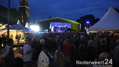 Festeynderplein in Nederweert-Eind 2013 verloopt zonder problemen onder een heerlijk festival weertje