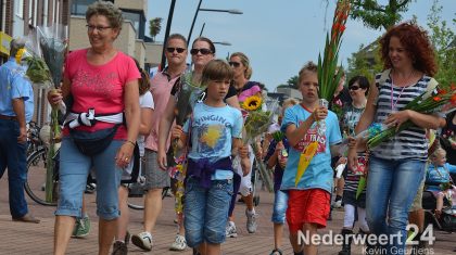 Intocht wandelvierdaagse Nederweert op Raadhuisplein