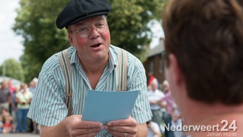 De optocht was dit jaar weer een kleurrijk geheel met als thema "De vier jaargetijden"