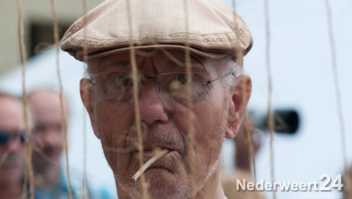 De optocht was dit jaar weer een kleurrijk geheel met als thema "De vier jaargetijden"