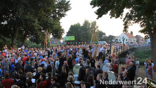 Opening Brug 15 Nederweert  Opening Brug 15 Nederweert