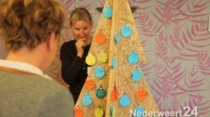 Doel van deze activiteit is om de kerstboom vervolgens aan te bieden aan het zorgcentrum St. Joseph als kerstgroet van alle kinderen van onze school voor alle bewoners van het zorgcentrum.