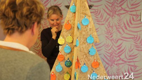 Doel van deze activiteit is om de kerstboom vervolgens aan te bieden aan het zorgcentrum St. Joseph als kerstgroet van alle kinderen van onze school voor alle bewoners van het zorgcentrum.