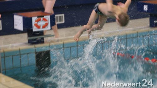 Zwem4daagse Nederweert bij sportcentrum Laco
