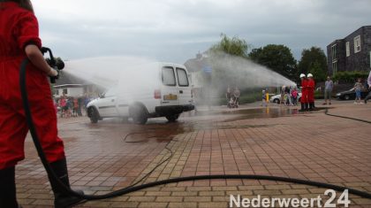 2014-06-27-Demonstratie-Jeugdbrandweer-Nederweert-12 Jeugdbrandweer demonstratie Raadhuisplein Nederweert