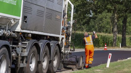 20190808-Booldersdijk-Nederweert-van-nieuwe-toplaag-voorzien
