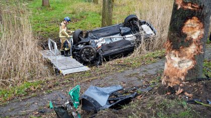 2024_12_15-Ernstig-verkeersongeval-Venloseweg-N275-Ospel-auto-boom-sloot-12 2024_12_15-Ernstig-verkeersongeval-Venloseweg-N275-Ospel-auto-boom-sloot-12