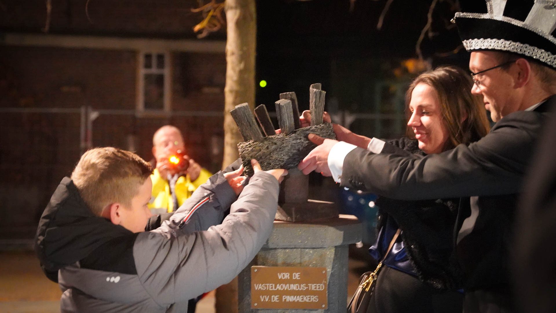 2025-11-11-Opening_Vastelaovendj_Pinmaekers-20