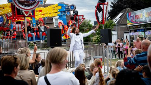 20250829_Johan-Horst-Kermis-Nederweert-van-start-met-optreden-door-John-Tana_1