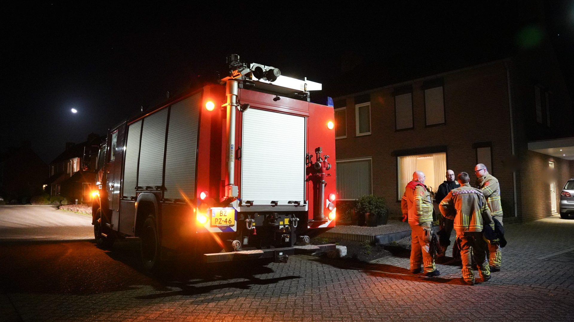 20251211_Brandweer-Heythuysen-naar-melding-koolmonoxide-aan-Concordiastraat-in-Leveroy_1