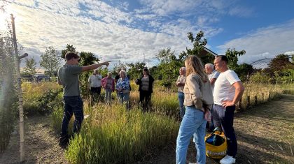 2025_07_08-Dorpsraden-in-gesprek-tijdens-geslaagde-bijeenkomst-in-Leveroy-1