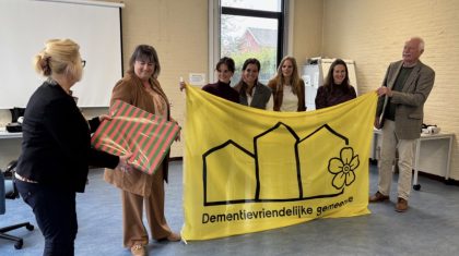 2025_09_26-Nederweert-ontvangt-nieuw-certificaat-Dementievriendelijke-Gemeente