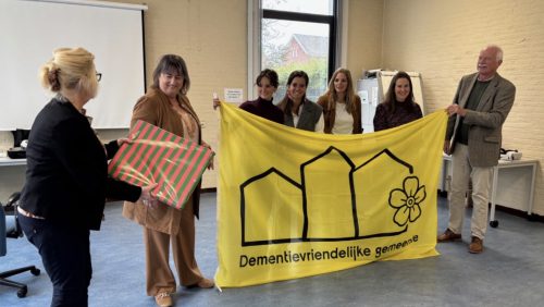 2025_09_26-Nederweert-ontvangt-nieuw-certificaat-Dementievriendelijke-Gemeente