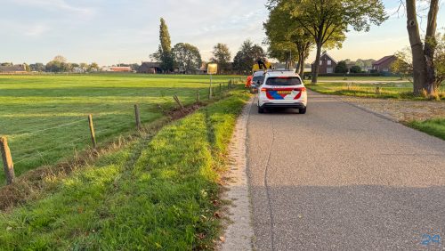 2025_10_02-Auto-in-sloot-Winnerstraat-Nederweert-3