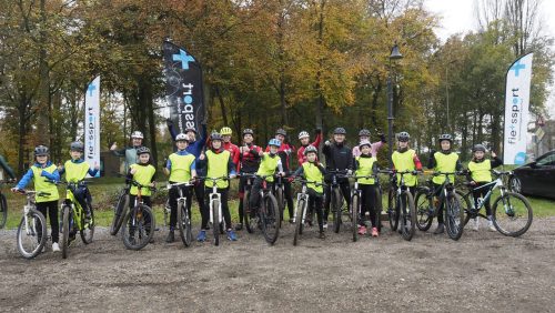 2025_10_31-Kinderen-ontdekken-de-wereld-van-mountainbiken-tijdens-de-Kids-MTBClinic-in-Weert2