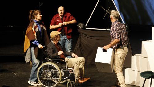 2025_11_26-Theatervoorstelling-Zie-Mij-brengt-gesprek-over-samenwerking-in-de-zorg-op-gang