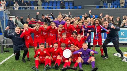 2025_12_07-Mace-van-de-Broek-kampioen-met-Helmond-Sport
