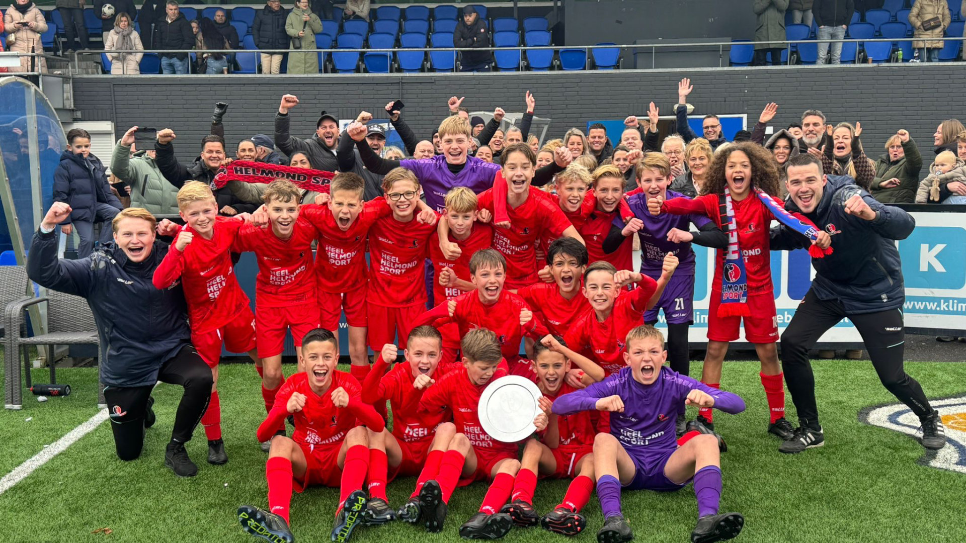 2025_12_07-Mace-van-de-Broek-kampioen-met-Helmond-Sport