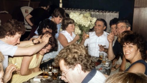 2026-06-11-r-komt-een-tweede-druk-van-het-kroegenboek-Haole-klot