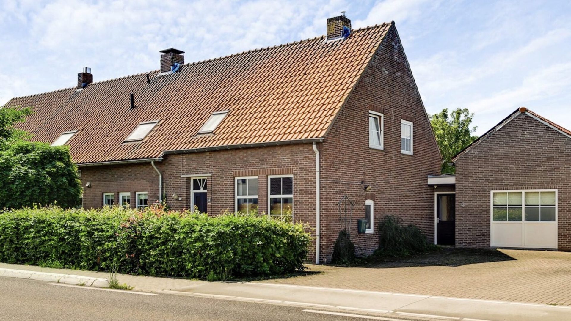 2026-07-03-NIEUW-IN-DE-VERKOOP-Hoofstraat-4-Nederweert-Budschop2