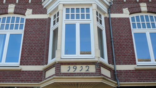 2026-07-27-26-zon-en-maan