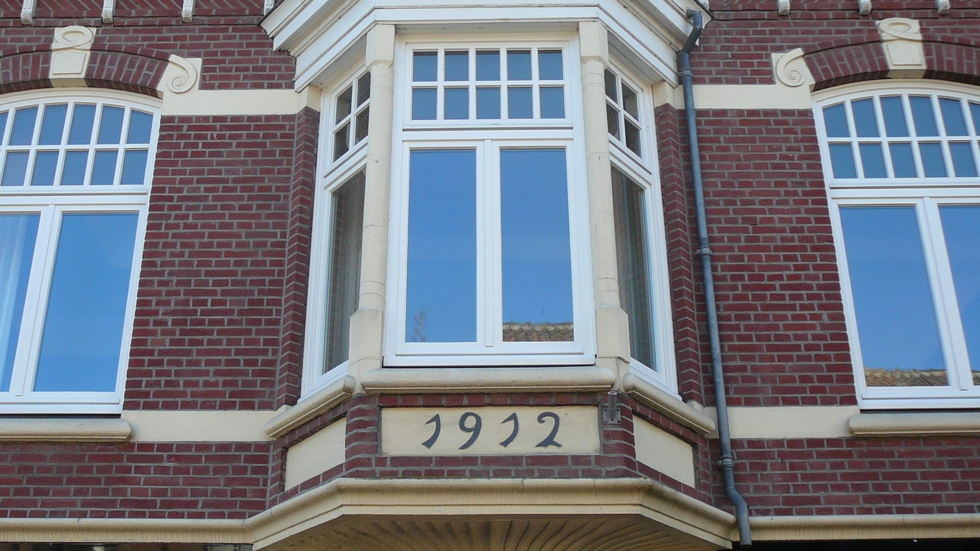 2026-07-27-26-zon-en-maan