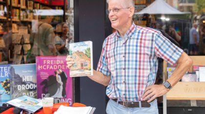 2026-08-17-Wim-Janssen-presenteert-nieuw-boek-bij-Bruna-in-Weert5