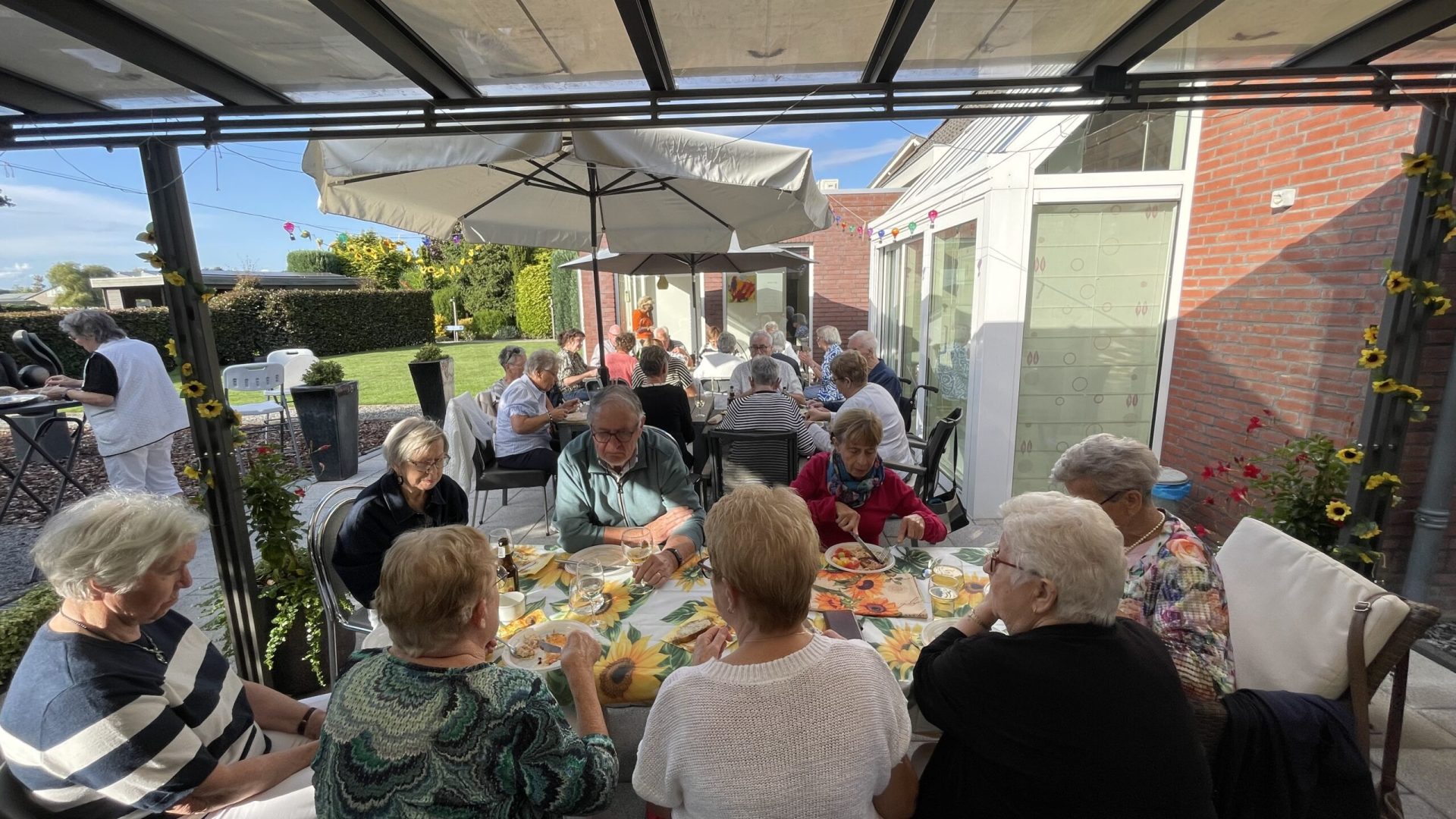 2026-08-24-Een-zonnige-dank-je-wel-middag-voor-de-vrijwilligers-van-De-Zonnebloem-Nederweert5