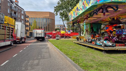 2026-09-23-Opbouw-kermis-Weert-vordert-gestaag5