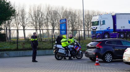 20260122_Belastingdienst-en-politie-innen-ruim-E60.000-tijdens-gezamenlijke-controle_6
